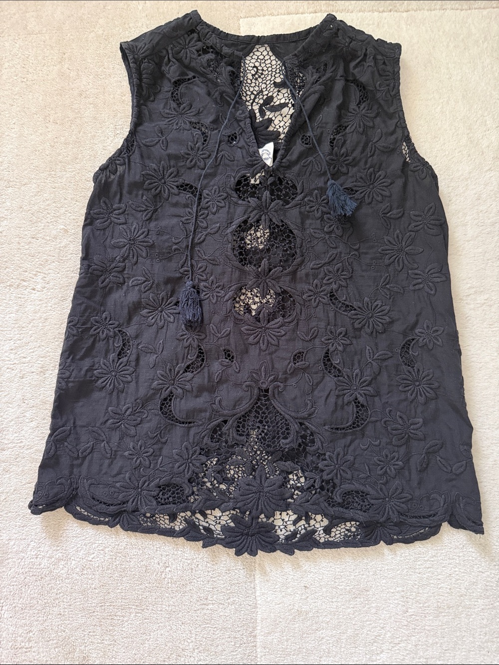 SEA New York Women’s Black Sleeveless Lace-Embroidered Top
